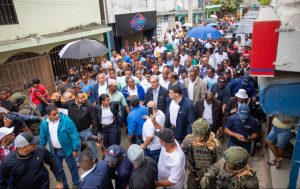 Abinader recorre Alcarrizos, promete asistencia a afectados Abinader recorre Alcarrizos, promete asistencia a afectados