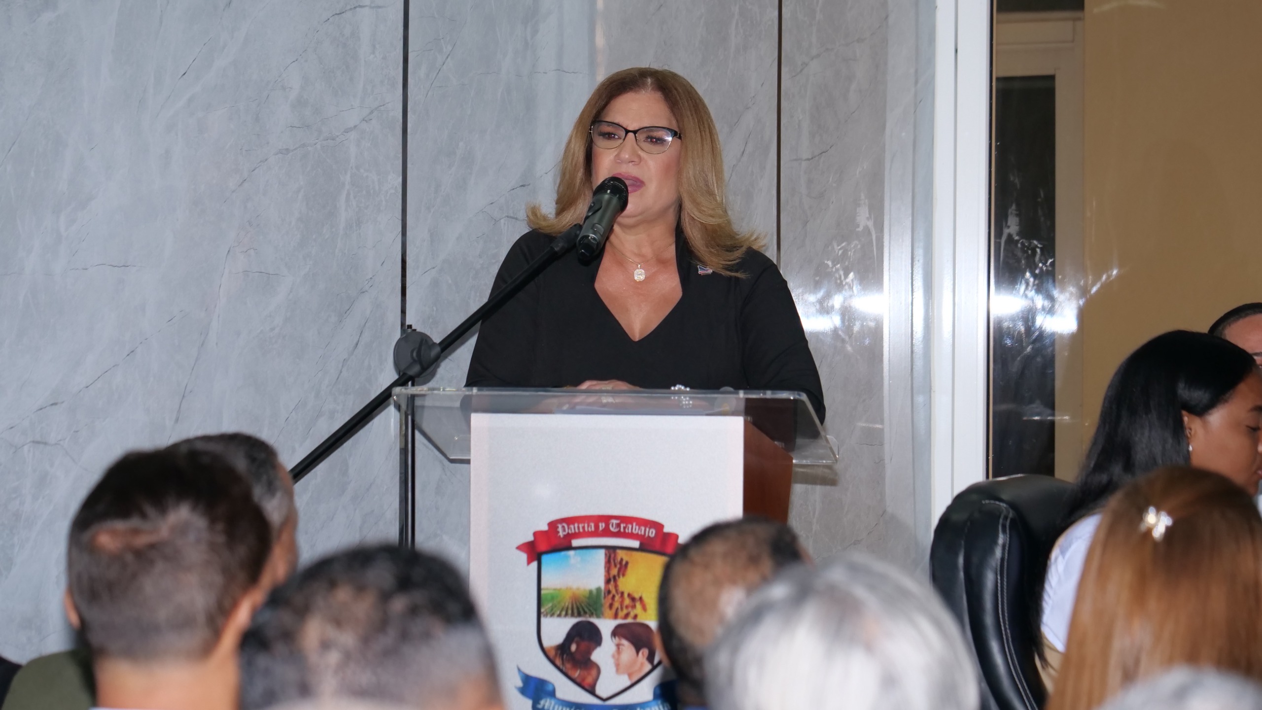 Azua: Alcaldesa de Estebanía, Manuela Ortiz, destaca gran desarrollo del municipio imagen