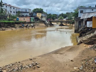 30,000 desplazados, 6,100 
 casas inundadas por lluvias