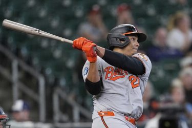 Poder dominicano da triunfo a Orioles en las Grandes Ligas
