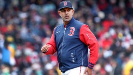Boston Red Sox despiden al veterano mánager Alex Cora