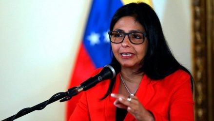 Delcy Rodríguez ratifica su «lealtad absoluta» a Maduro