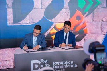 MIAMI: RD firma 15 acuerdos durante feria Tradeshow 2026