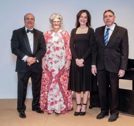 «Dos Calles, Espacio Creativo» presenta al tenor Enrique Pina 