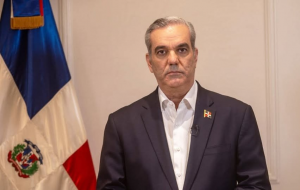 Abinader condena «cobarde ataque» contra Donald Trump