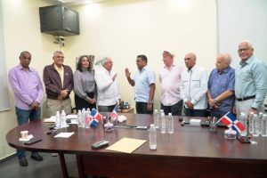 Pabellón de la Fama juramenta a José P. Monegro miembro