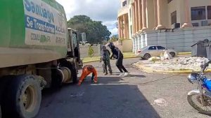 Santiago: Muere chofer que fue apuñalado por motoconchistas