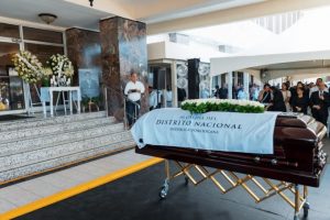 Ayuntamiento del DN rinde honras fúnebres a Carlos Batista