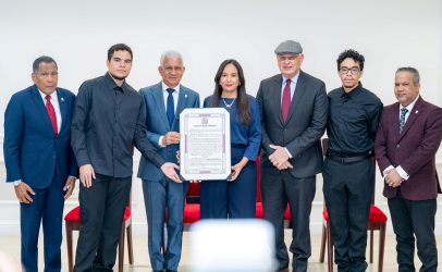 Senado rinde un homenaje póstumo a René Fortunato