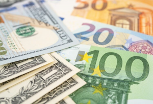 El dólar bajó 29 cts. y euro 1.43, eran vendidos a $6076 y $72.63 El dólar bajó 29 cts. y euro 1.43, eran vendidos a $6076 y $72.63