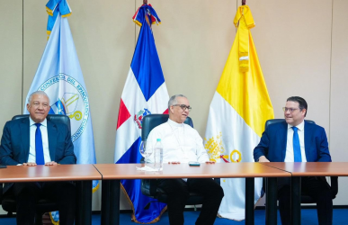 Comisión Gobierno explica al Episcopado su plan anticrisis