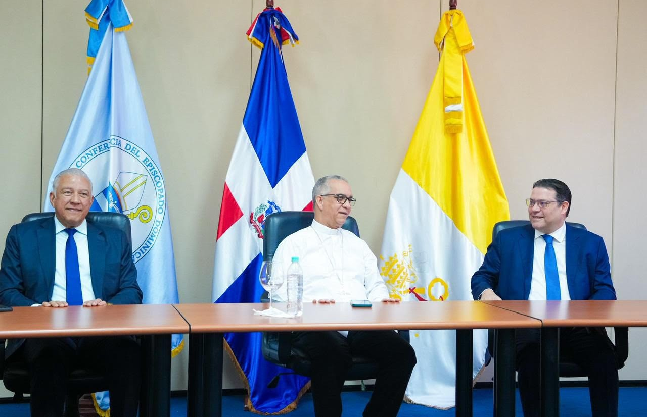 Comisión Gobierno explica al Episcopado su plan anticrisis