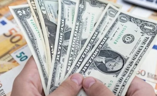 Dólar subió 64 cts. y euro bajó; eran vendidos $58.89 y $71.32
