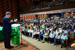 Leonel acusa PRM de priorizar política sobre interés nacional