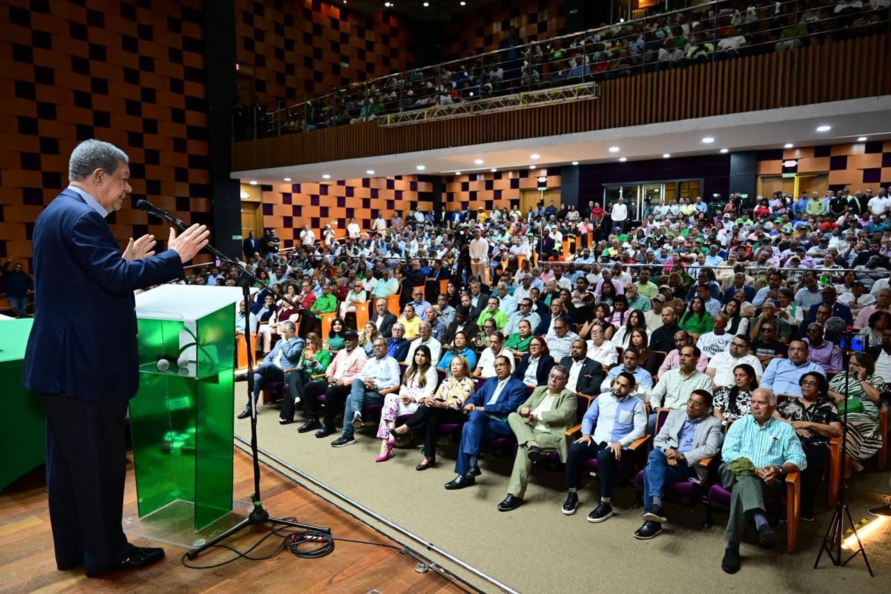 Leonel acusa PRM de priorizar política sobre interés nacional