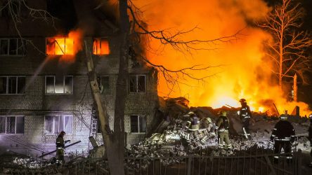 Doce muertos deja ataque ruso en zona residencial de Ucrania