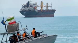 Irán atacará a cualquier fuerza extranjera se acerque a Ormuz