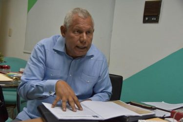 Condenan comunicador a un año prisión y pago RD$15 MM