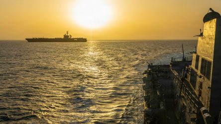 Irán impide que destructores de Estados Unidos entren a Ormuz