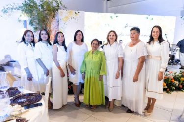 Voluntariado Banreservas celebra el Día de las Madres Voluntariado Banreservas celebra el Día de las Madres