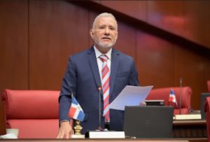 Senador Taveras Guzmán deja PRM, se declara «independiente»