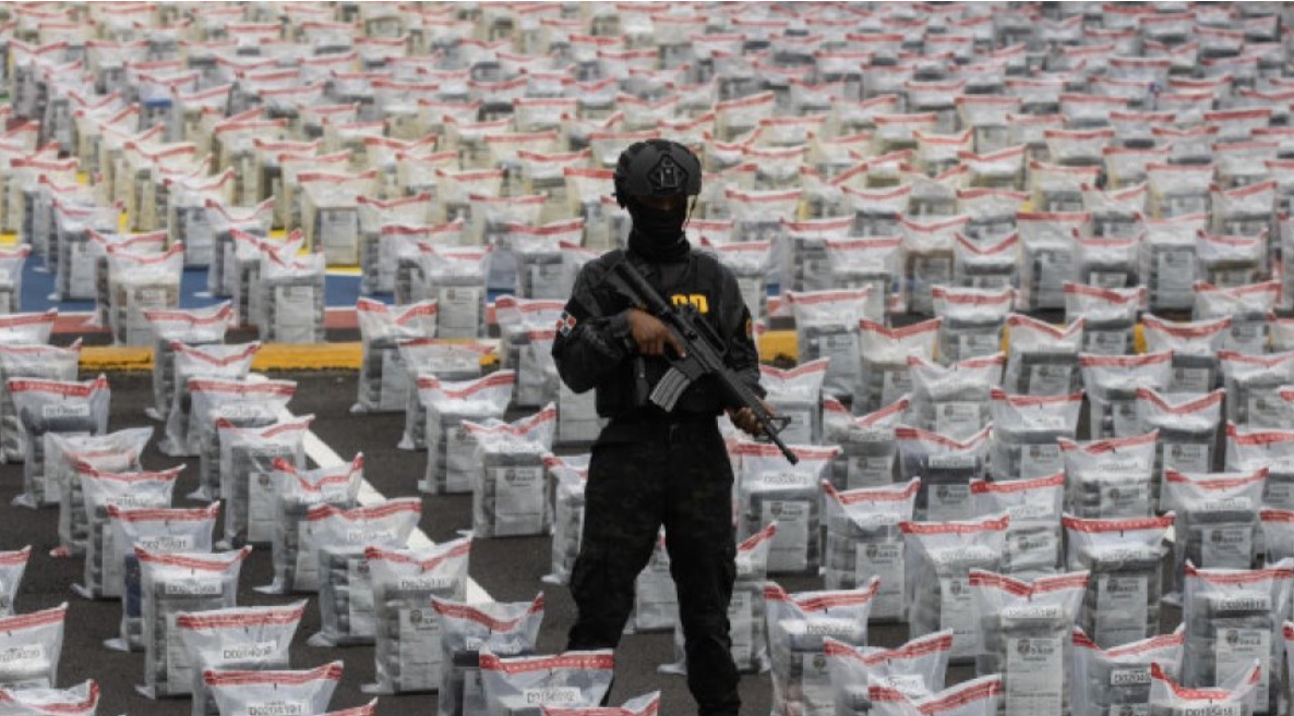 Incautan 56 toneladas drogas y 3.300 armas en RD y 18 países imagen