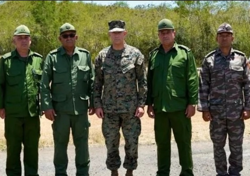 Jefe Comando Sur EU se reúne con alto mando Ejército de Cuba