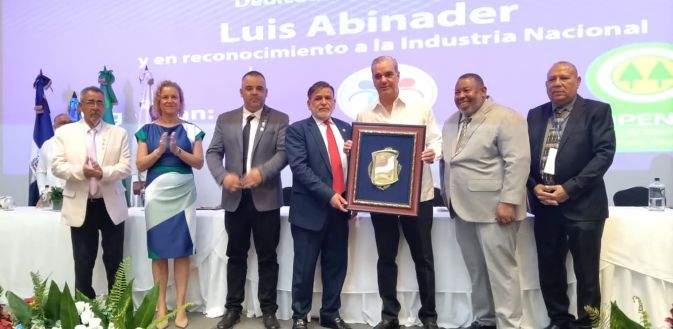 Presidente Abinader llama al consenso y la unidad ante crisis imagen