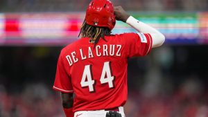 Elly De La Cruz es el primer dominicano con 10 jonrones
