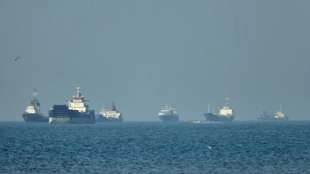Irán incauta 5 embarcaciones con 200.000 litros combustible