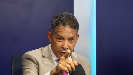 Llama Abinader «poner orden» en elección autoridades PRM