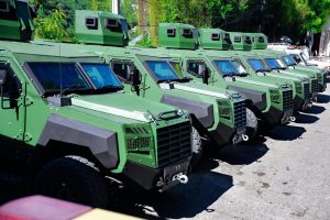 Blindados contra bandas en medio drama sanitario en Haití