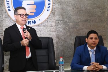 Diputados del PRM aprueban posponer elección autoridades Diputados del PRM aprueban posponer elección autoridades