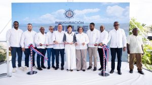 Vicepresidenta entrega muelle y un hospital en Sabana de la Mar