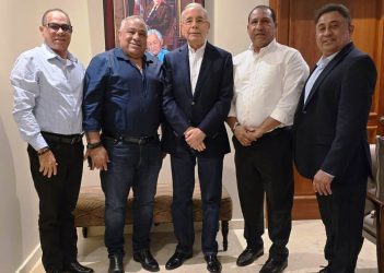 Danilo juramenta dirigentes del PLD que regresaron «a su casa» Danilo juramenta dirigentes del PLD que regresaron «a su casa»