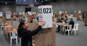 COLOMBIA: Abren urnas para primera vuelta presidenciales COLOMBIA: Abren urnas para primera vuelta presidenciales