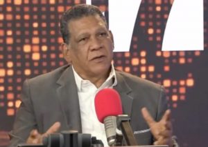 Acusa Gobierno de improvisar medidas que no resuelven crisis