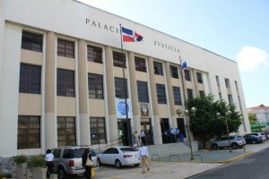 Piden prisión contra acusados de estafar más de RD$200 mm