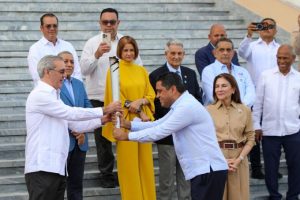 Presidente oficializa inicio de la ruta de la antorcha de JCC 2026