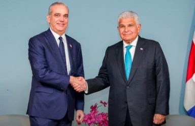 Presidentes RD, Panamá hablan sobre comercio e inversión