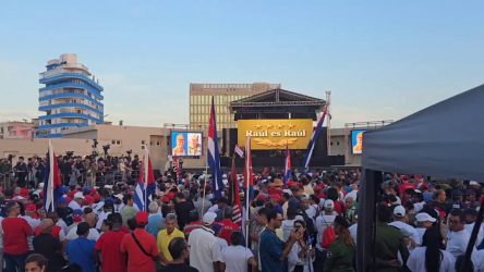 Miles se concentran La Habana para respaldar a Raúl Castro