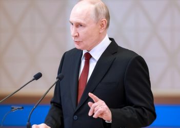Putin: Rusia «arrasará» a quien  intente contra bases de defensa