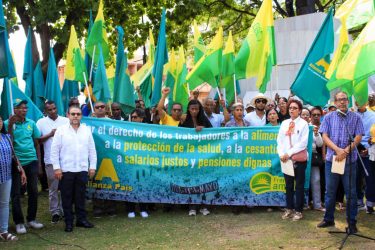 Frente Amplio y Alianza País  homenajean a Mauricio Báez