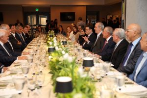 Presidente Abinader se reúne con empresarios panameños