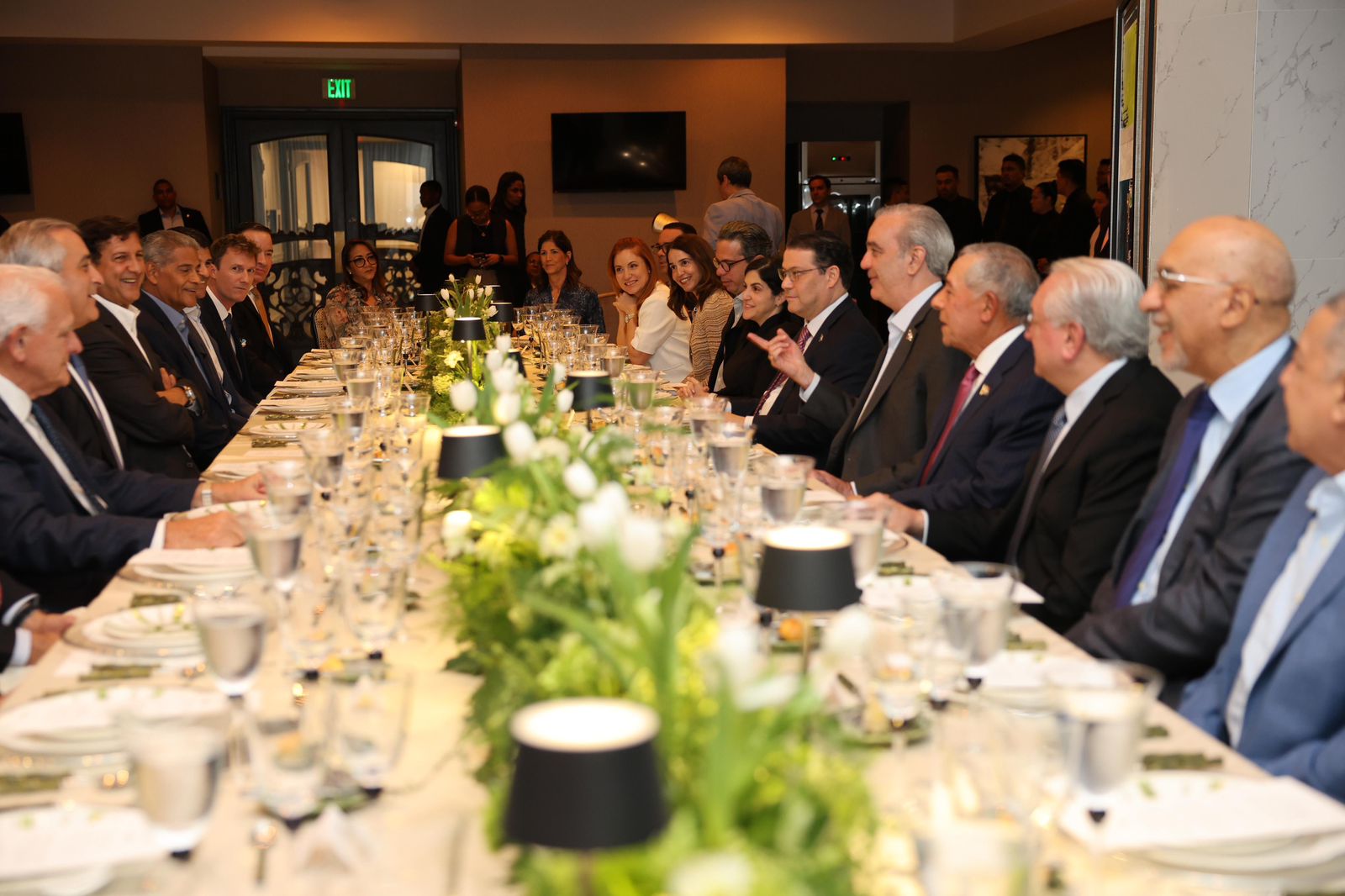 Presidente Abinader se reúne con empresarios panameños