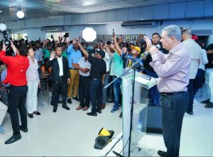 Leonel: Gobierno de PRM tiene  arruinados a los productores