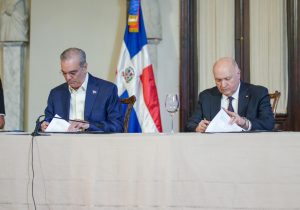 Abinader y Finjus firman alianza busca blindar seguridad jurídica Abinader y Finjus firman alianza busca blindar seguridad jurídica