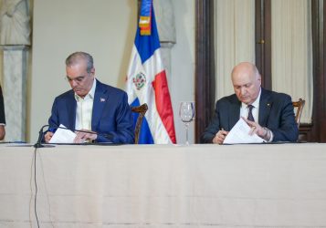 Abinader y Finjus firman alianza   busca blindar seguridad jurídica