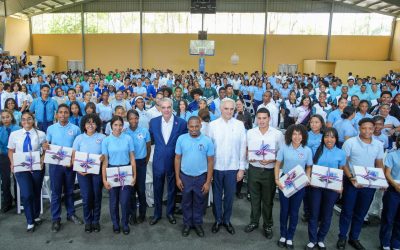 Insta a estudiantes a prepararse en las carreras de alta demanda Insta a estudiantes a prepararse en las carreras de alta demanda