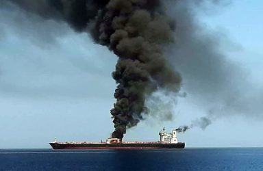 EU anuncia ataques contra dos petroleros Irán en golfo Omán